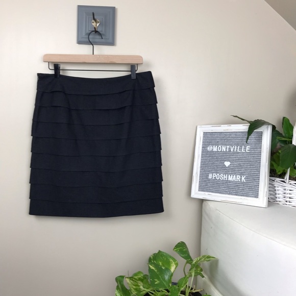 Larry Levine Stretch Petite Black Skirt Size 10P - Picture 3 of 4